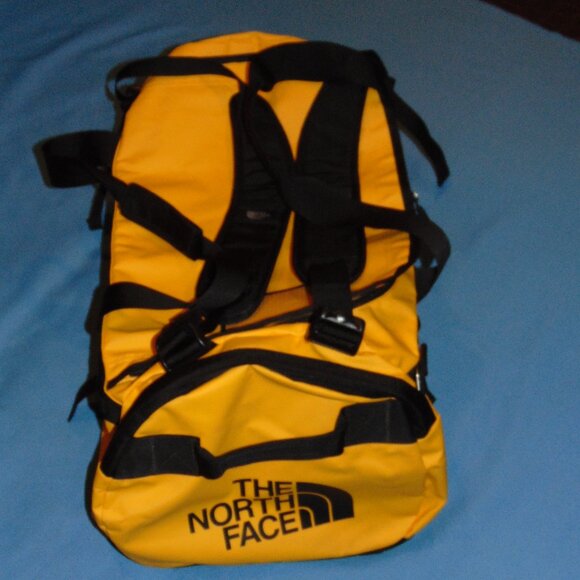 NEW  THE NORTH FACE  BASE CAMP  MEDIUM  DUFFEL - Picture 1 of 8